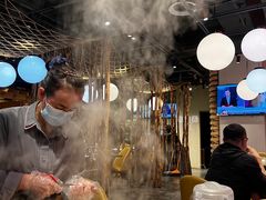 大堂-日进一片海.生腌海鲜火锅.宵夜烧烤(三里屯总店)