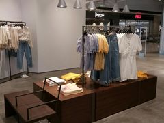 -URBAN REVIVO(上海中庚漫游城店)