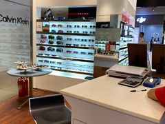 -LensCrafters亮视点·OAKLEY精选(静安嘉里中心店)