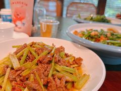 -二厨·吊桥小院·脆皮烧鸡公·本地农家菜(沿江西路店)