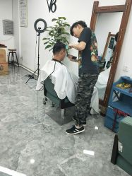 -V8潮牌·接发烫染连锁