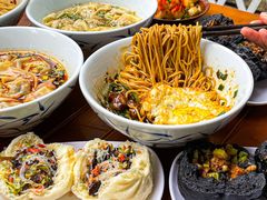 -李与白包子铺(桐梓林店)