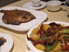 巴扎风味烤鱼-巴扎美食·新疆菜·西域歌舞表演餐厅(新疆大厦店)