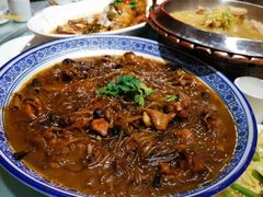 小鸡炖蘑菇-老六杀猪菜(进乡街店)