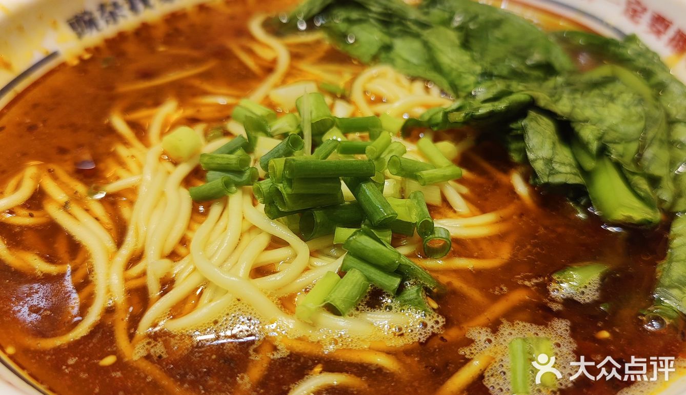 照亮夜晚的老式招牌！藏在巷子深处的美味！