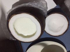 -志龙皇冠吃货椰子铺