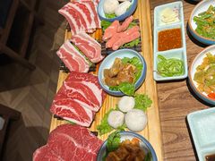 -明洞阿姨·韩式酱蟹烤肉·创意料理(三元桥店)