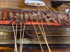 -哈尔滨小酒馆·鲜肉现穿自助烧烤(康新花园店)