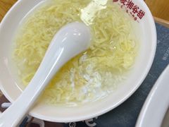 -呷佬·长沙手工米粉(金沙江路店)