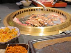 -铭牛烧肉·和牛海鲜自助(高新月牙湖店)
