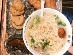 秘制大肉面-每碗面馆(新鸿安大厦店)