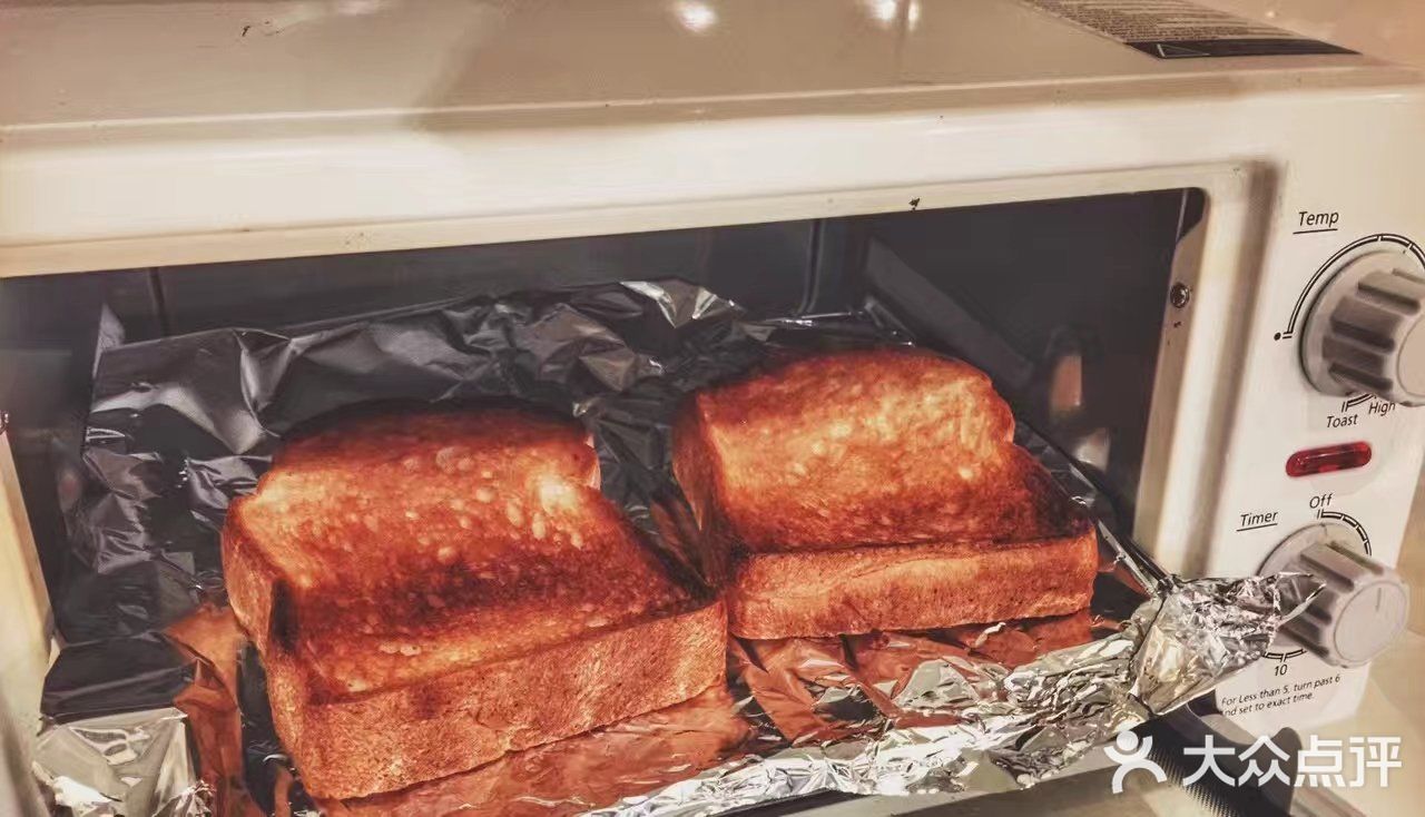 「香炒黄瓜条牛肉糜配搭烤全麦吐司」