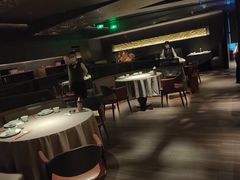 -左庭右院鲜牛肉火锅黑金店(陆家嘴中心店)