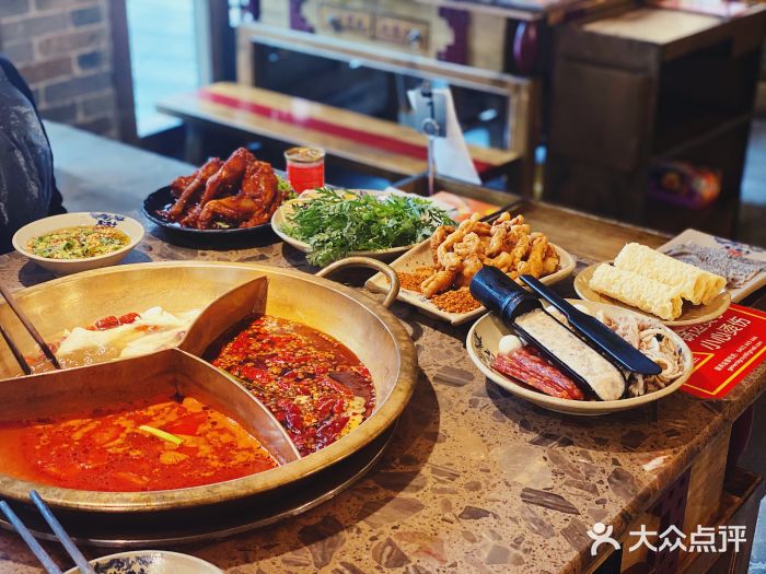 小龙坎老火锅图片