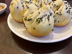 鲜肉生煎-老半斋(福州路店)