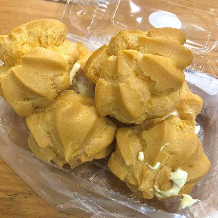 吴酥生宫廷酥饼(南门口店)-"吴酥生的泡芙虽然不是最好吃泡芙,但是也