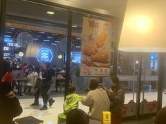 等位区-麦当劳(龙湖时代天街店)
