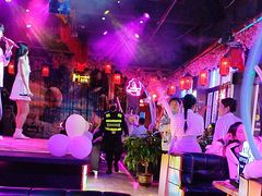 -喜鹊音乐酒馆(西街店)
