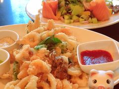 香酥鱿鱼圈配香草蛋黄酱-WOLFGANG PUCK KITCHEN & BAR(迪士尼小镇店)