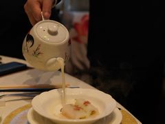 鱼汤竹笙浸时蔬-富临饭店阿一鲍鱼