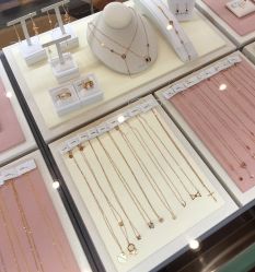 -潮宏基(大商新玛特店)