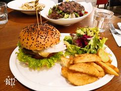 招牌牛肉汉堡-UPPER KITCHEN(延安路店)