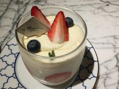 草莓杯-诺嘉甜品(世贸店)