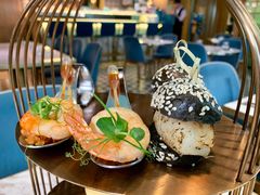 -La Mer Restaurant & Lounge