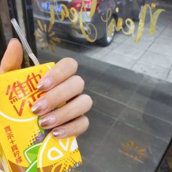 -花岐款式专研健康美甲沙龙