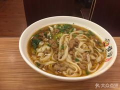 -顺溜·手工刀削面·黑金店(铜锣湾店)