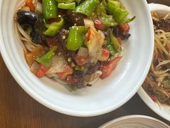 -歹歹的加个面过油肉拌面