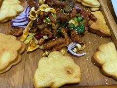 东镇烤三味-老东镇啤酒屋海鲜加工·蒸汽海鲜·海鲜烧烤(台东店)