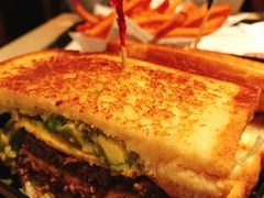 -The Habit Burger Grill 哈比特汉堡(复兴soho店)