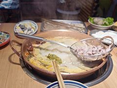 -洱火云南酸菜牛肉火锅(石景山当代商城店)