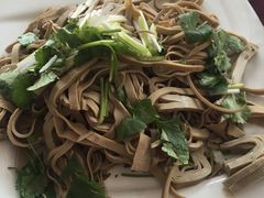 -溢心园香河肉饼总店