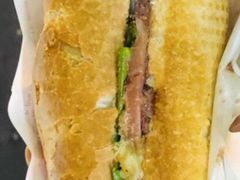 -Bánh Mì Huynh Hoa