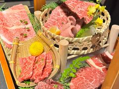-山川小町·极番烧肉(新地假日广场店)