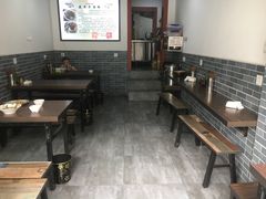 -花溪黄牛肉粉·金牌卤肉饭
