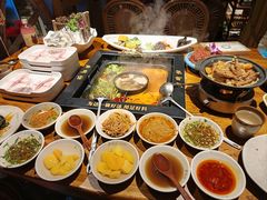 -老牌坊云南鱼豆花火锅(爱建店)