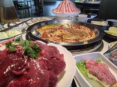 -茅草房·河畔园林火锅