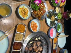 -明洞阿姨·韩式酱蟹烤肉·创意料理(三元桥店)