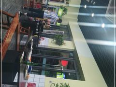 -陆记牛庄·碳锅龙虾烧烤(爱上花园店)