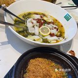 「柠檬酸菜鱼」酸菜鱼的分量很大摆盘很精致