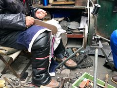 -静安寺修鞋修包修拉链