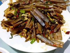 -三亚火车头万人海鲜广场