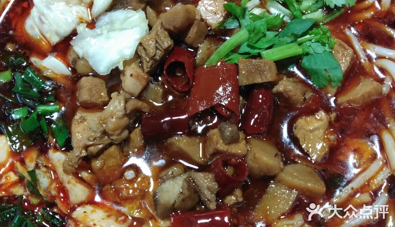 特色是腌制过莲花白，但是我个人不太会吃