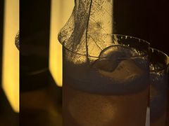 -FOUR PLAY BAR