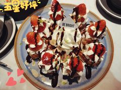 草莓忌廉华夫饼-BE BRIGHT KITCHEN(正佳广场店)