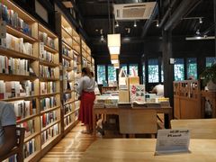 -猫的天空之城概念书店(杭州南宋御街店)