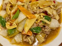 兴坪小炒肉-老街坊餐吧